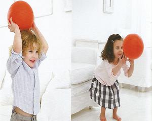 Jogos com Bola – O ato de atirar um objeto é a grande descoberta do bebé… –  Psicólogos e Psicologias
